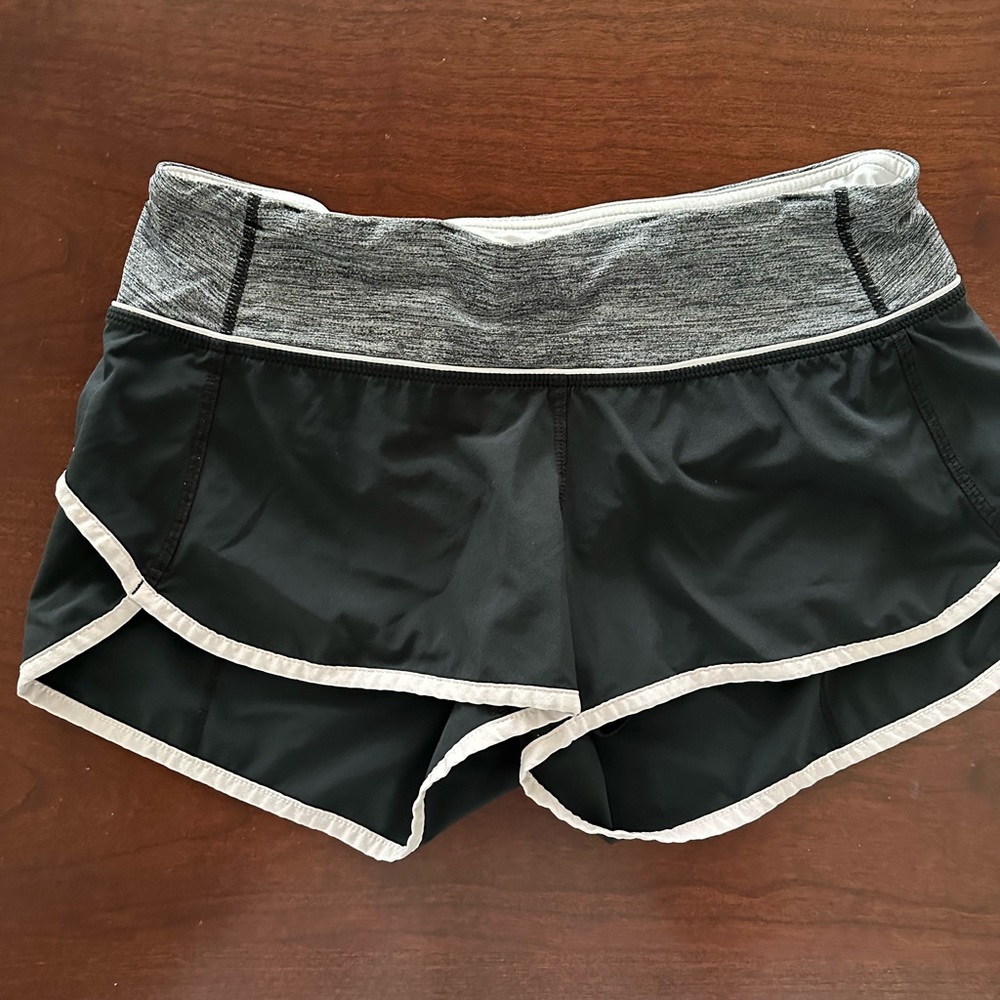 Lululemon Speed Up LR short 2.5" size 4
